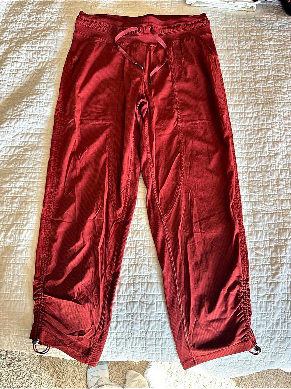 lululemon Dance Studio Mid-Rise Cropped Pant Track Pants in Red Size 6 Like New